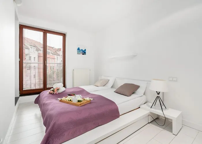 Modern Minimalism Apartment Near Poznan Old Market By Noclegi Renters